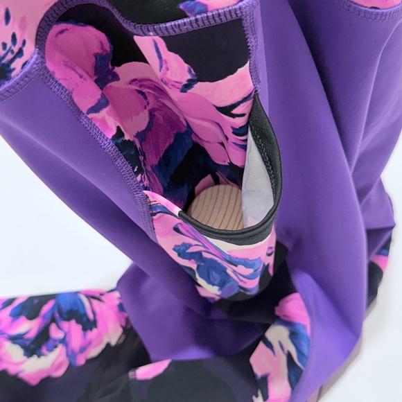 Set of 2 LuLaRoe Rise Fearless Crop Fitness Leggings Size 2X Capri Floral - Picture 9 of 16